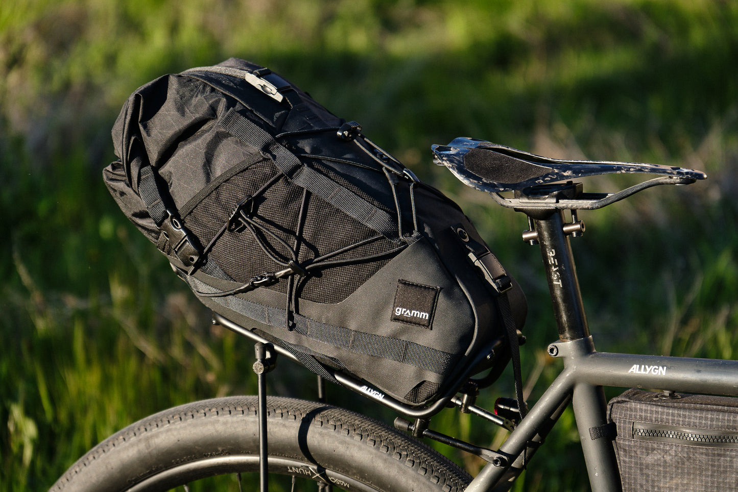 ALLYGN Diamond Back Rack with Gramm Diamond Back Pack, lightweight rear rack for bike packing – leichter Fahrrad Gepäckträger hinten
