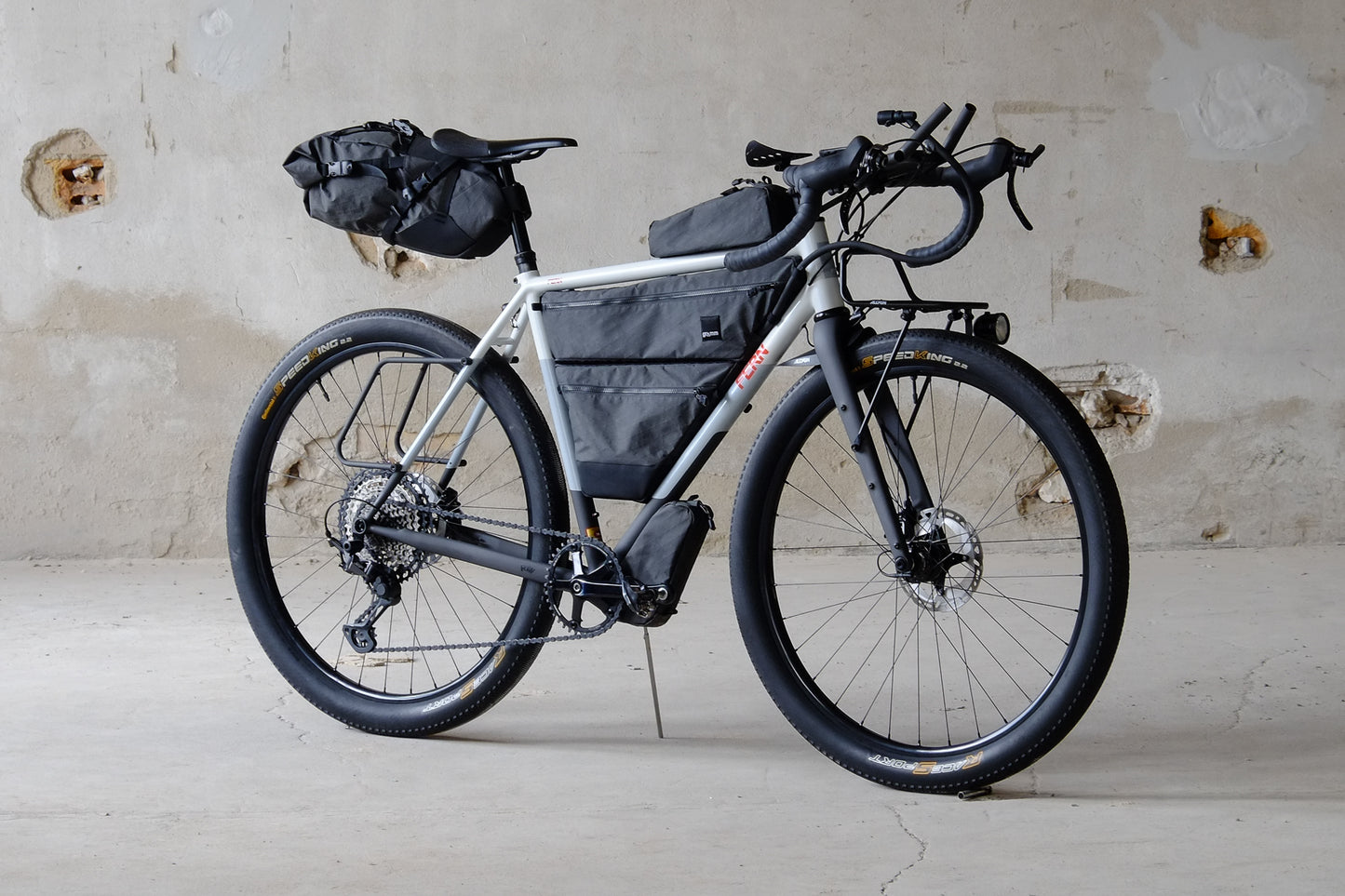 Bikepacking bicycle with ALLYGN Diamond Front Rack mounted – full view