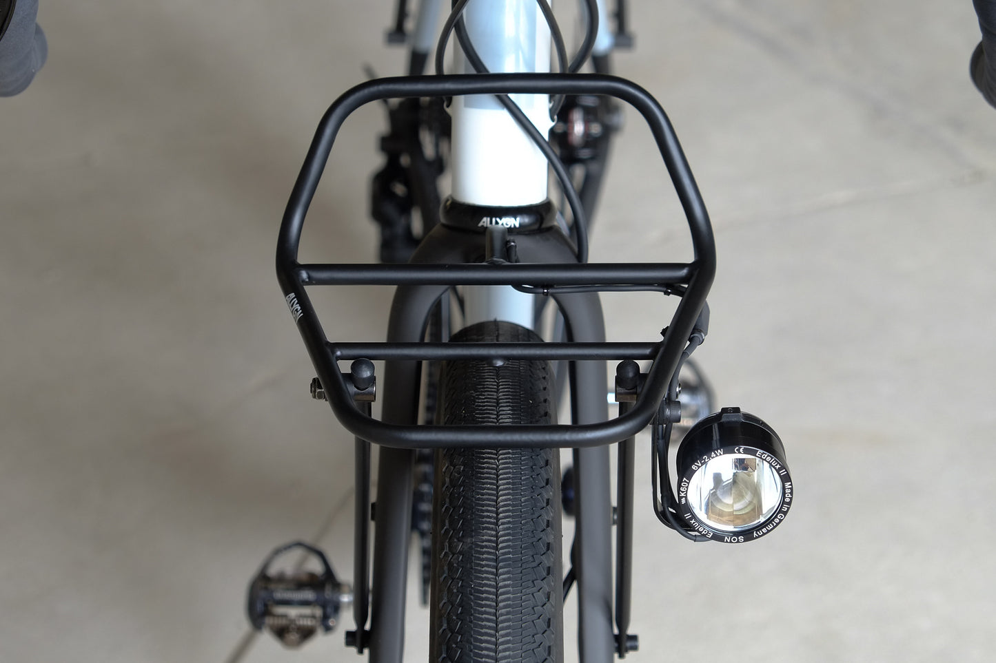 ALLYGN Diamond Front Rack mounted on bike – detail shot